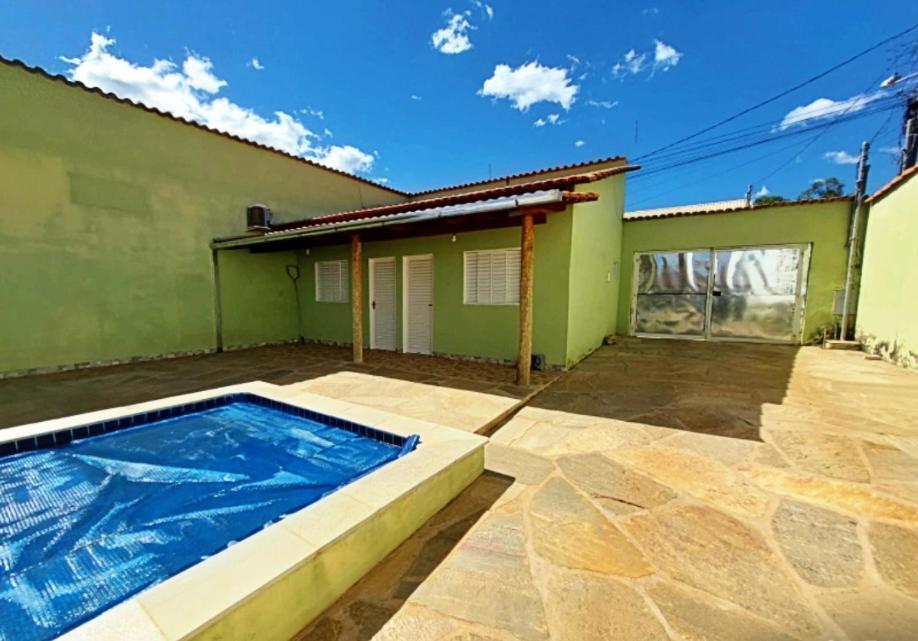 2 Suites Piscina, Area De Lazer, Currasqueira - 1 Km Do Centro Pirenopolis Exterior photo